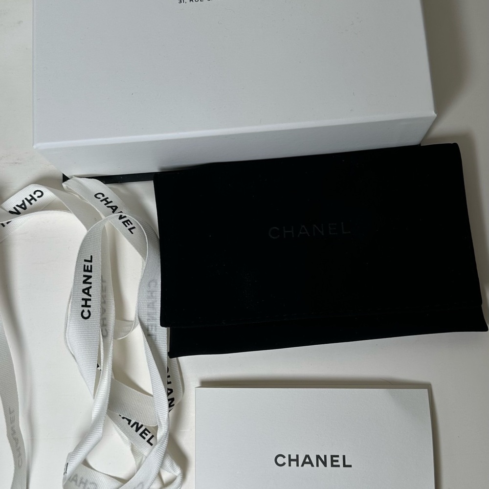 Chanel Classic Quilted Caviar Cardholder Black GHW - Picture 7 of 7